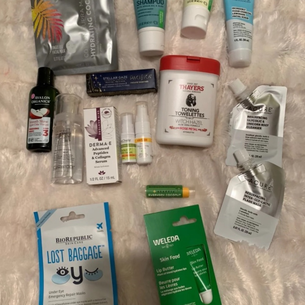 Makeup bundle - Picture 2 of 6